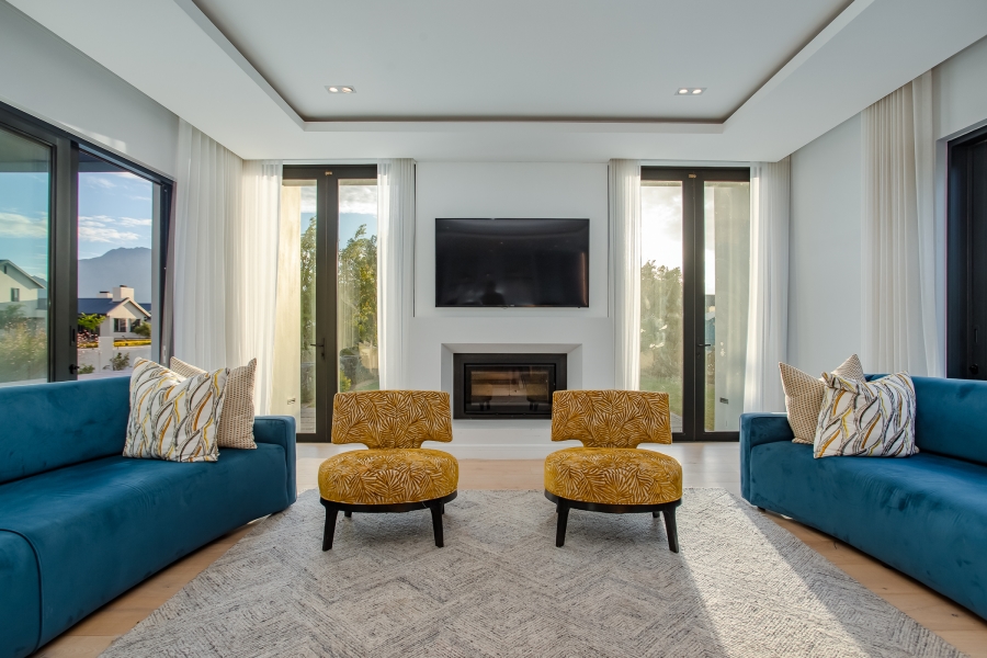 5 Bedroom Property for Sale in Val De Vie Estate Western Cape